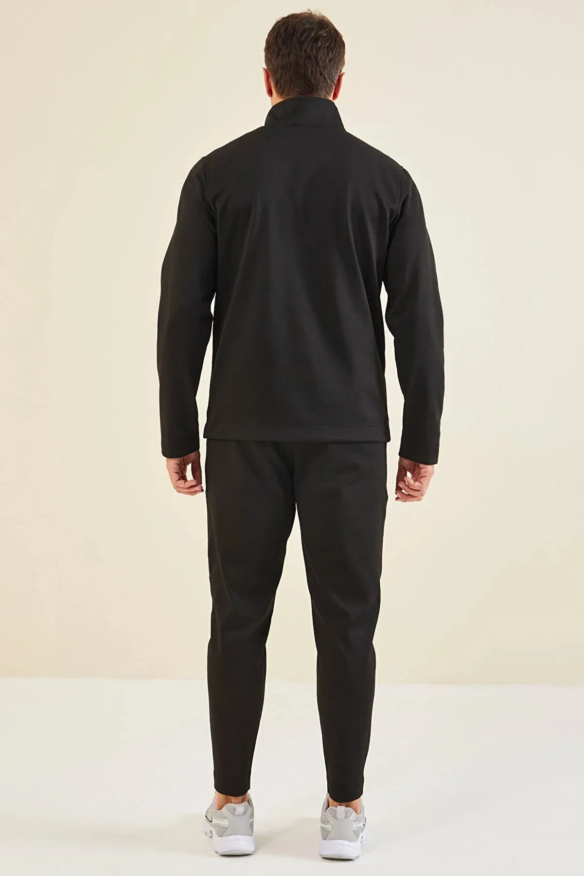Air Jones Men's Carlos Black Standard Fit Tracksuit