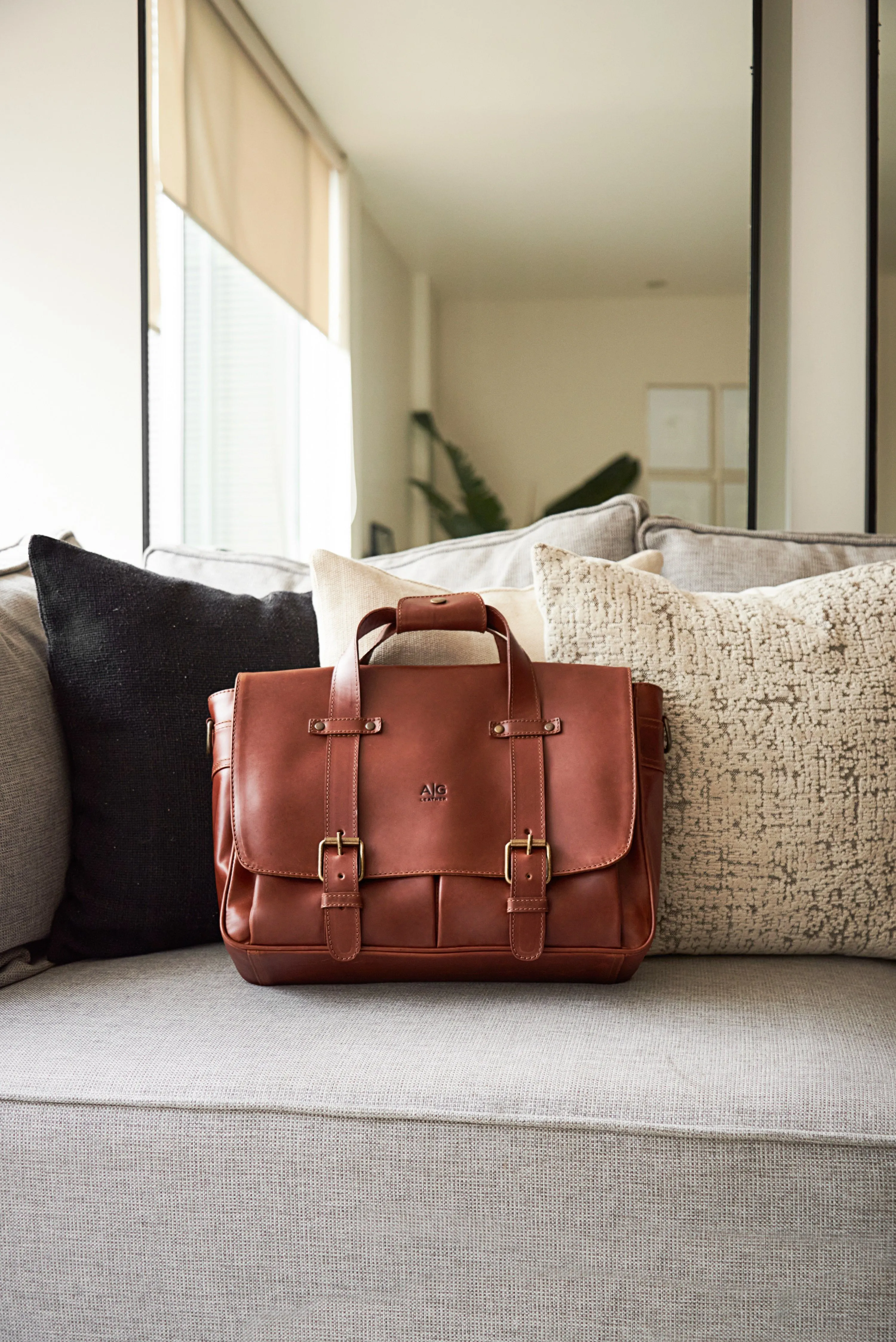 Montana Portfolio Briefcase in Rustic Brown Leather - FINAL SALE NO EXCHANGE