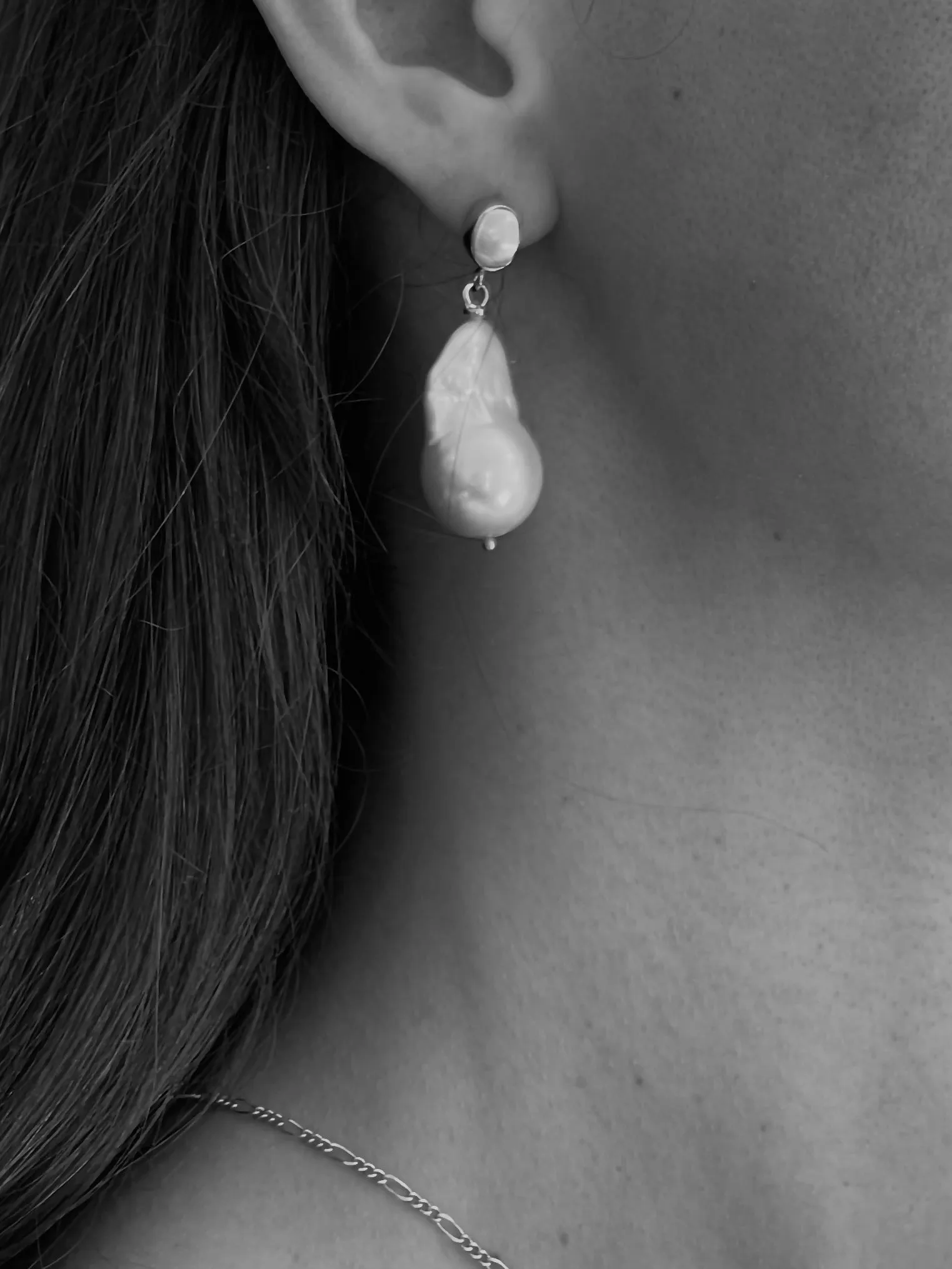 Nora Baroque Pearl Stud